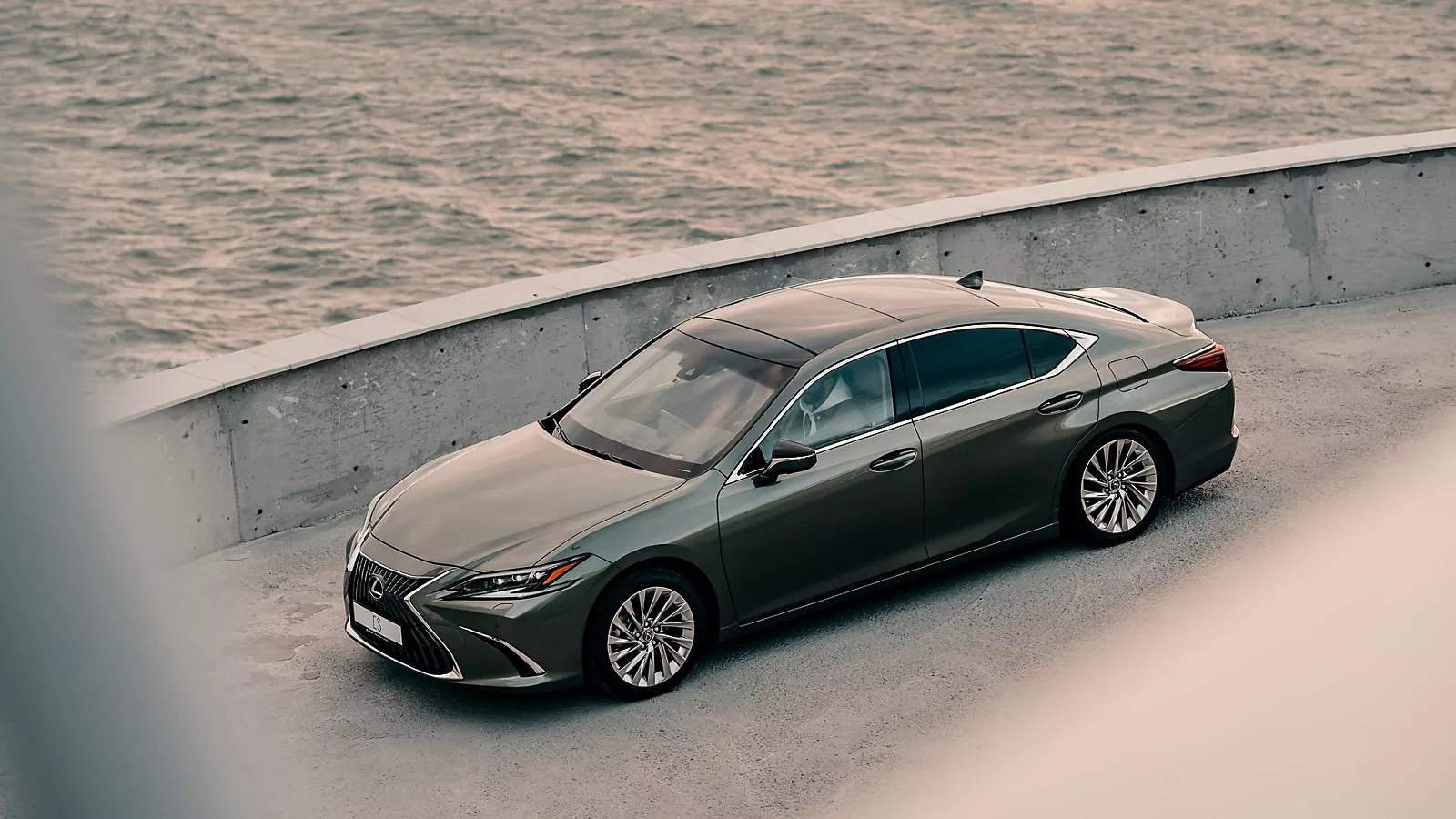 2018 lexus es gallery 001 exterior