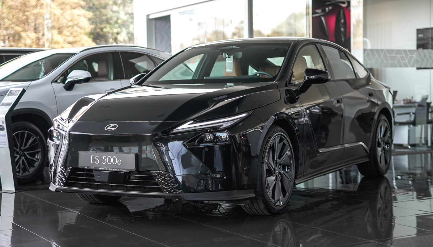 Lexus ES 500e