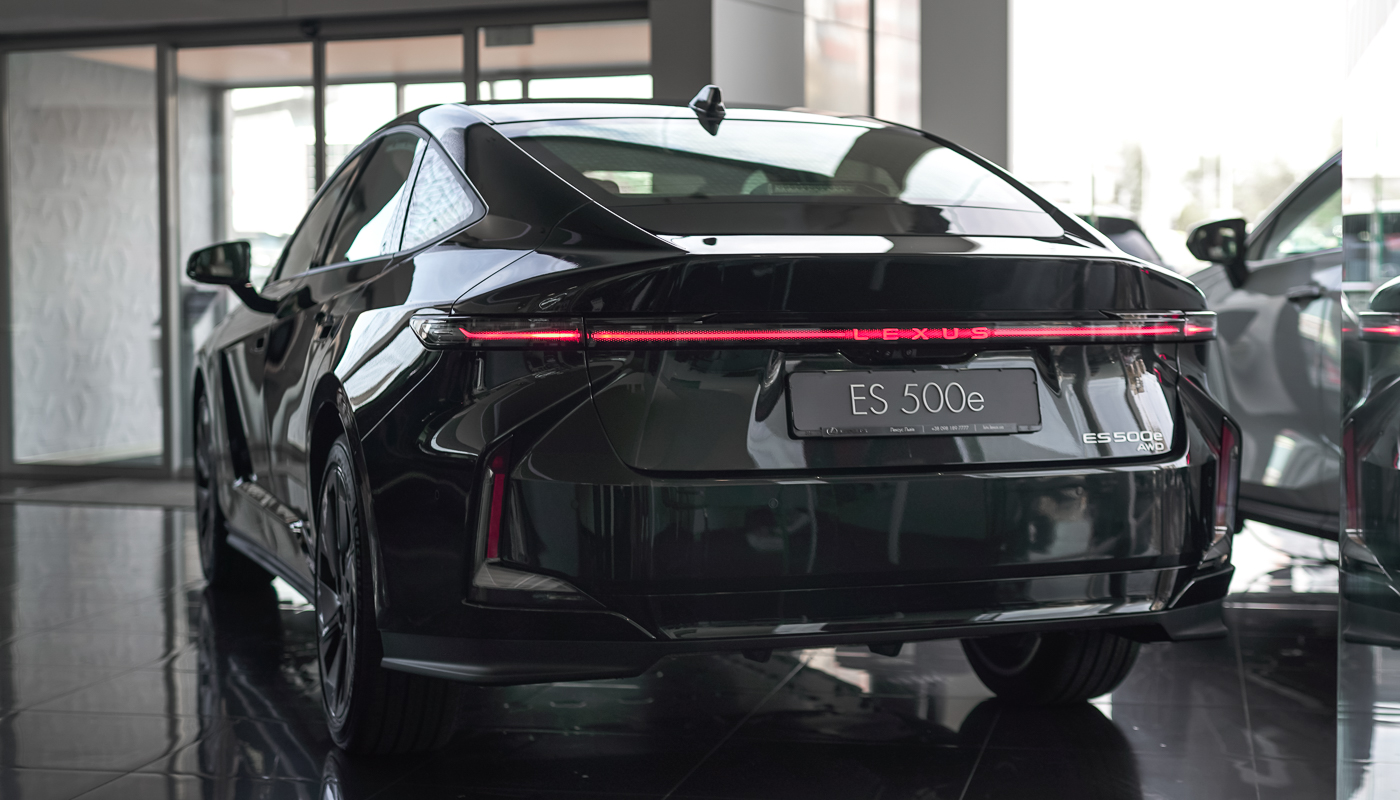 Lexus ES 500e